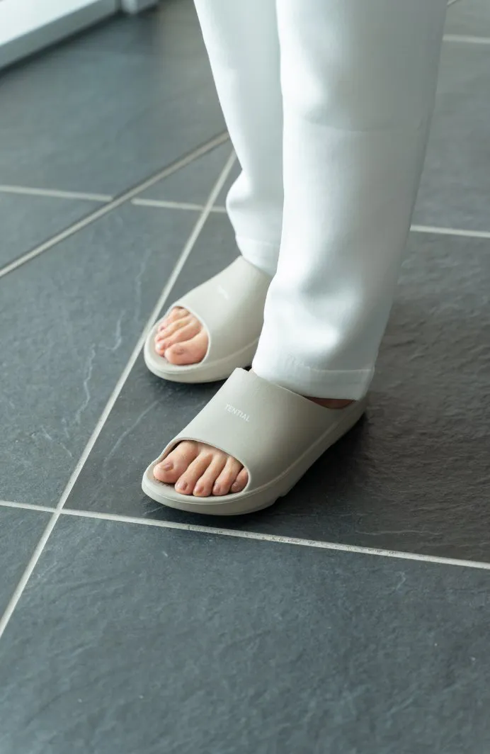 SANDAL