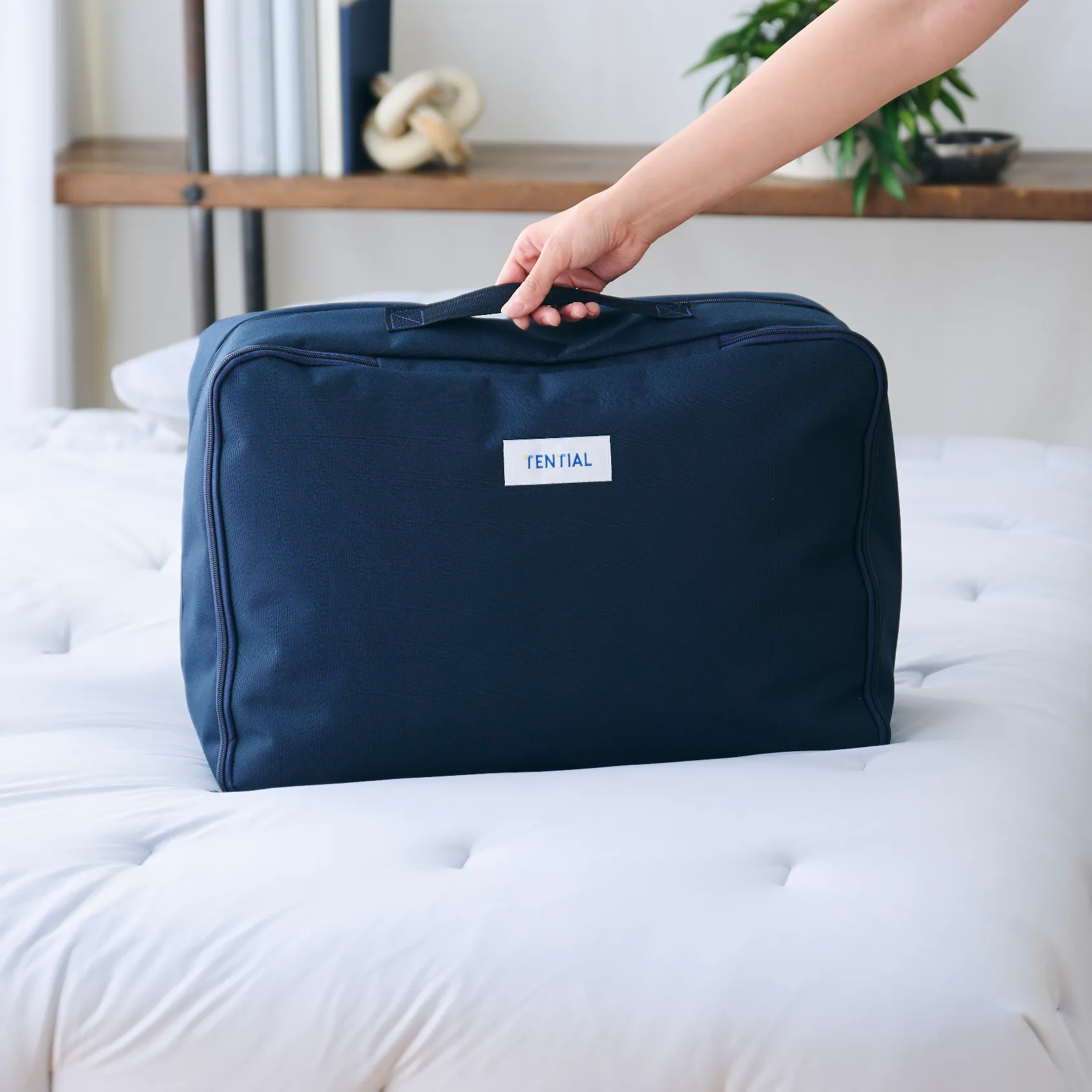 コンパクトな収納ケース付き