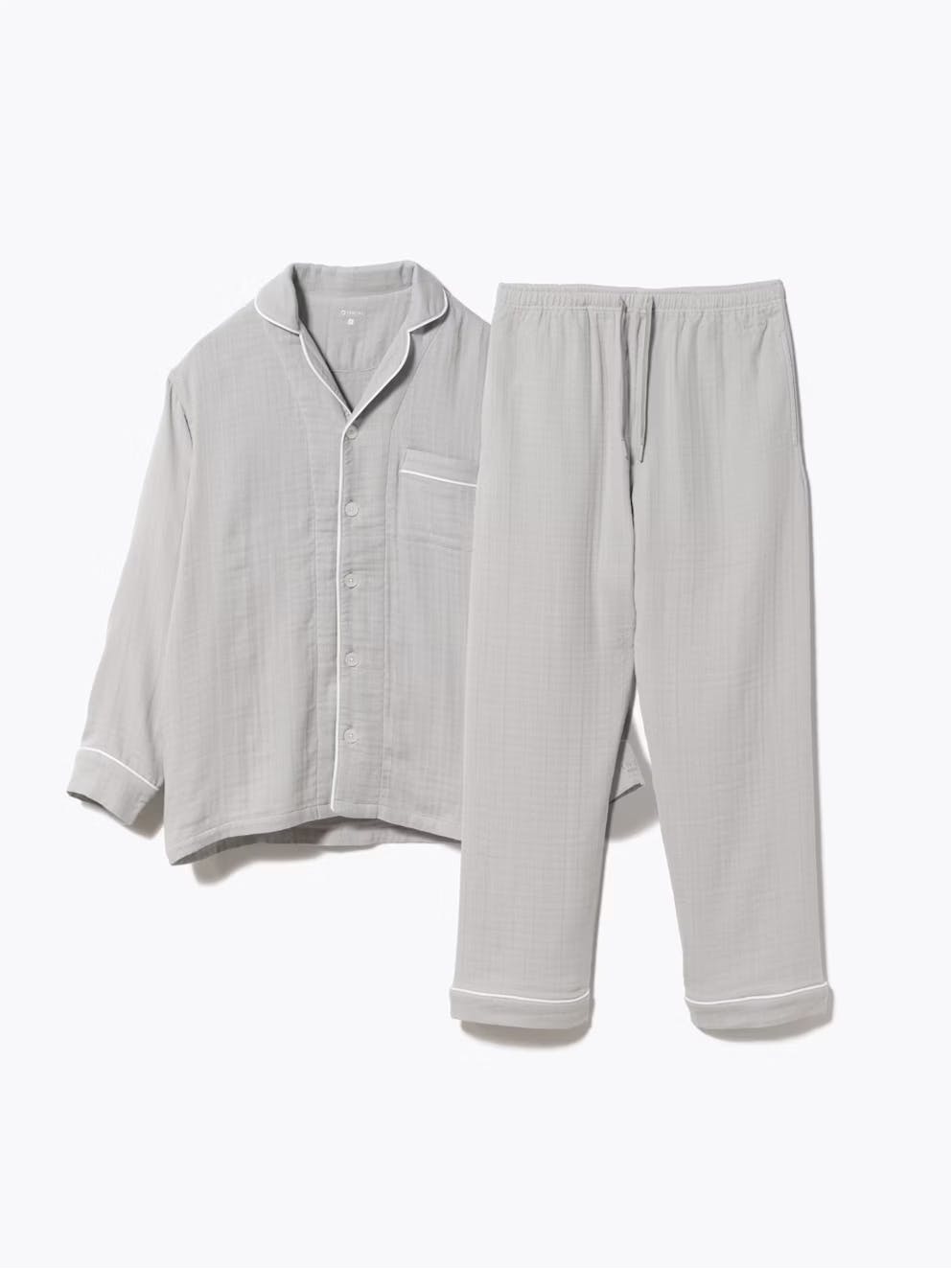 ガーゼ素材で
ワンランク上の肌触りのBAKUNE